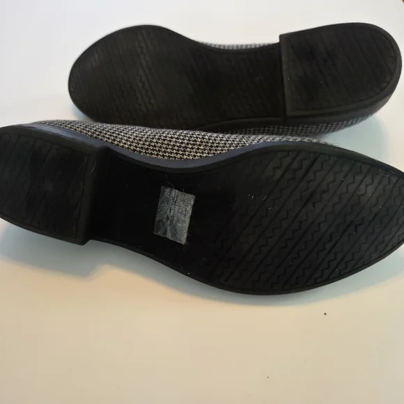 Jellypop Black and White Houndstooth Loafers - Picture 6 of 6